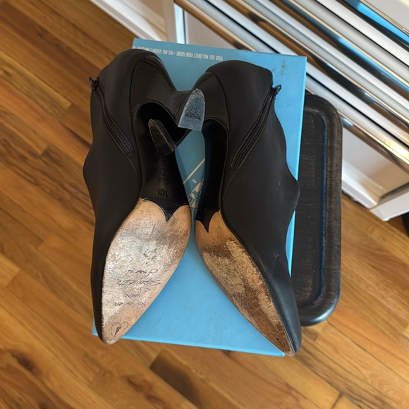 John Fluevog Poser Asymmetrical Bootie Women’s Sz 10.5. Worn once.Black leather - Picture 9 of 9